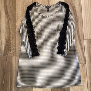 Stork & Babe maternity shirt with lace arm detail